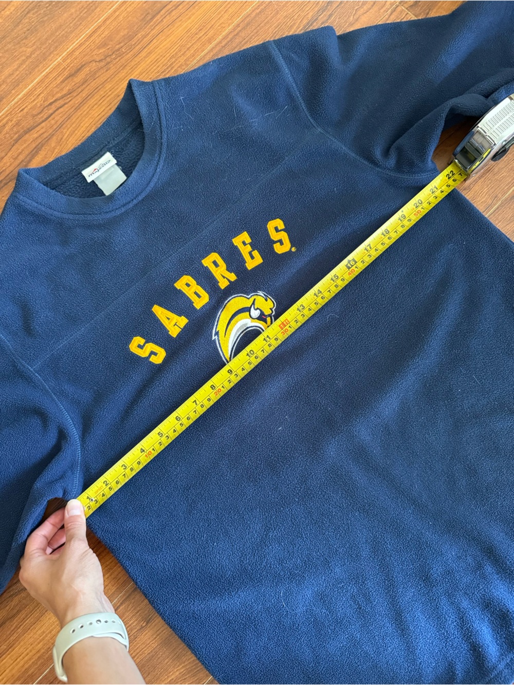 Vintage Fleece Buffalo Sabres sweater fits like a large - Picture 5 of 13